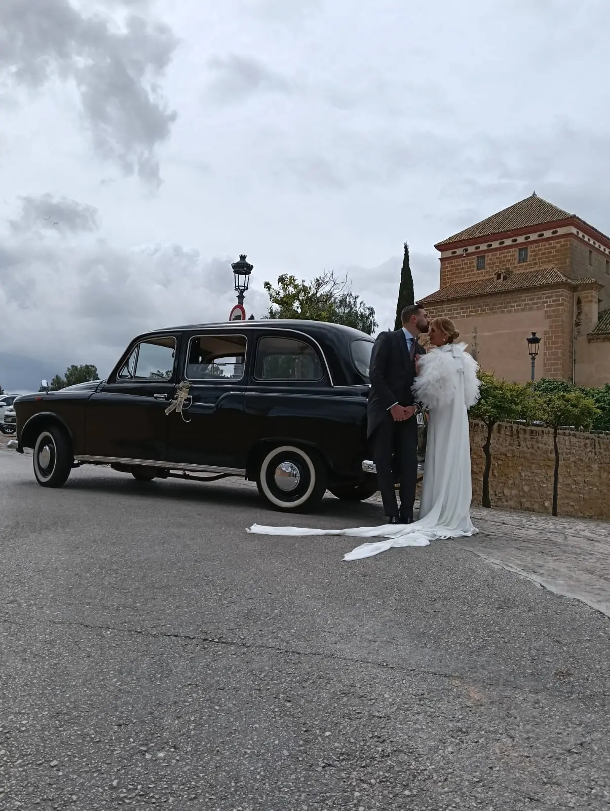 Austin FX4 (Taxi inglés) 1978 - Coche clásico para alquiler en bodas Sevilla - Imagen 3 de 7